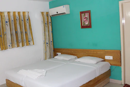 1 x EXECUTIVE ROOM